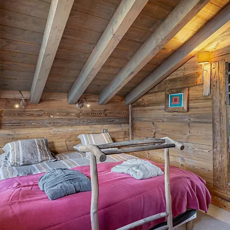 By U - 2 Chalet *