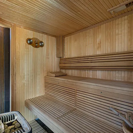 By U - 2 * Saint-Martin-de-Belleville