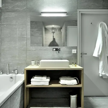 By U - 2 * Saint-Martin-de-Belleville